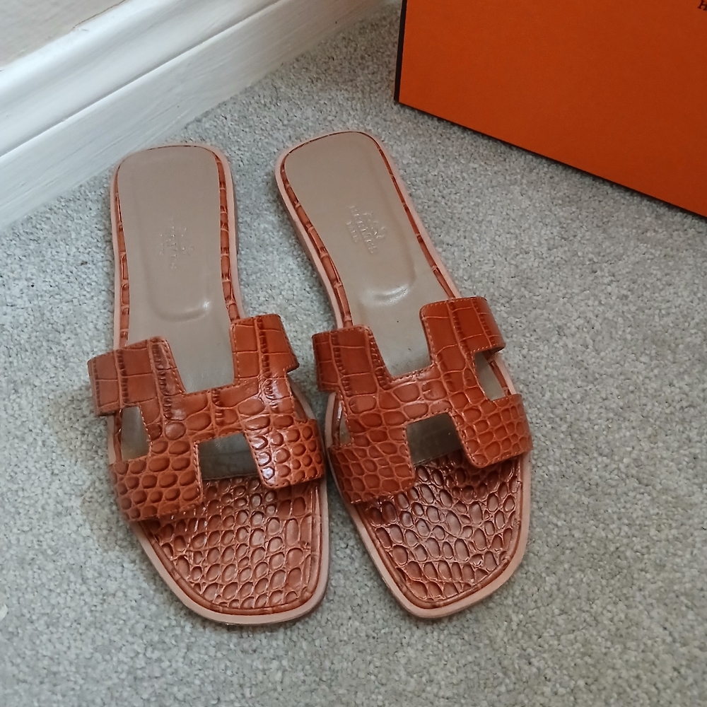 Hermes oran sandals